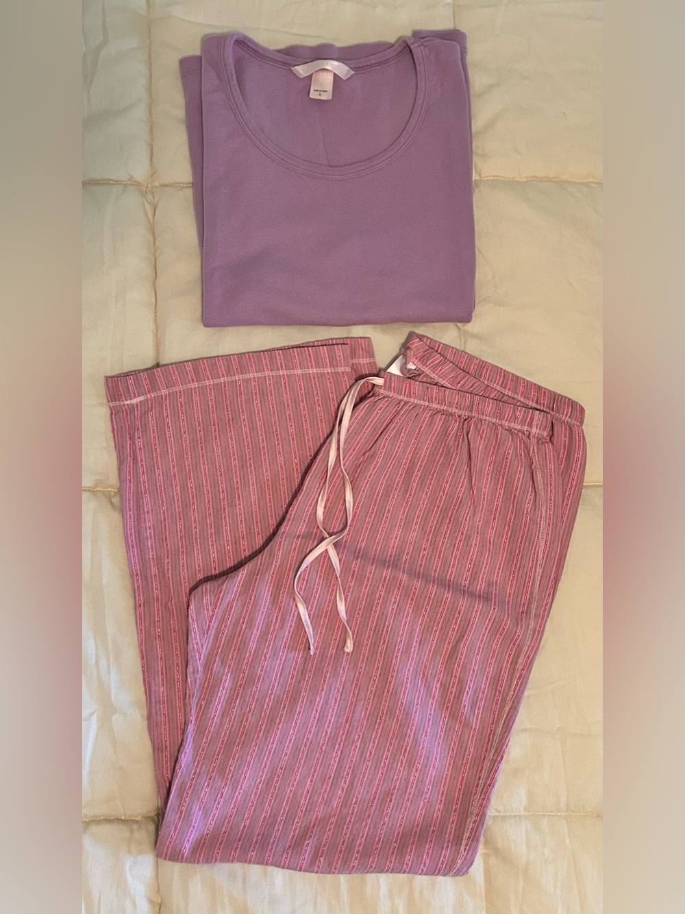 Victoria’s Secret women’s lounge set